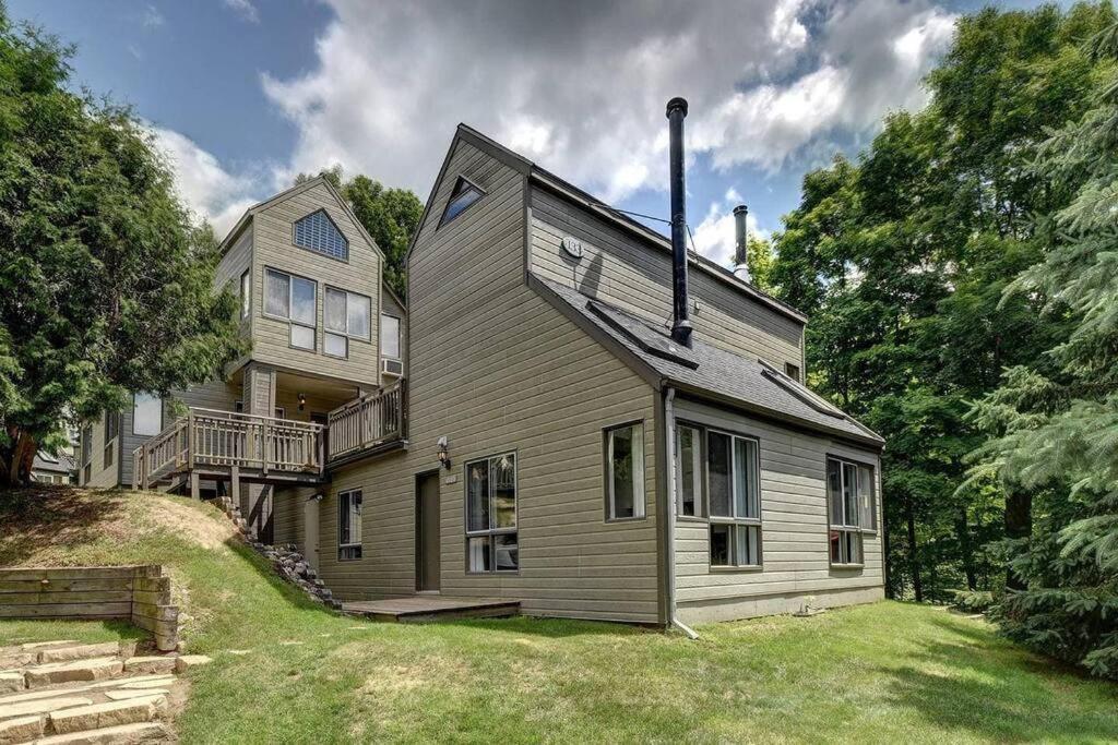 Modern Chalet In The Mont Tremblant Ski Village Exterior photo